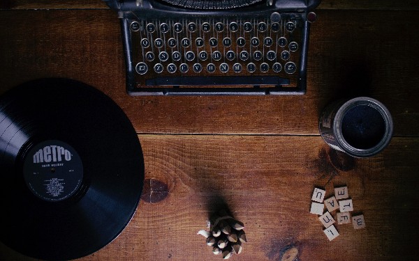 Lint, Lint and Away! Linters for the English Language